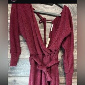 Mi - Ami long sleeve belted sweater dress c/ maroon